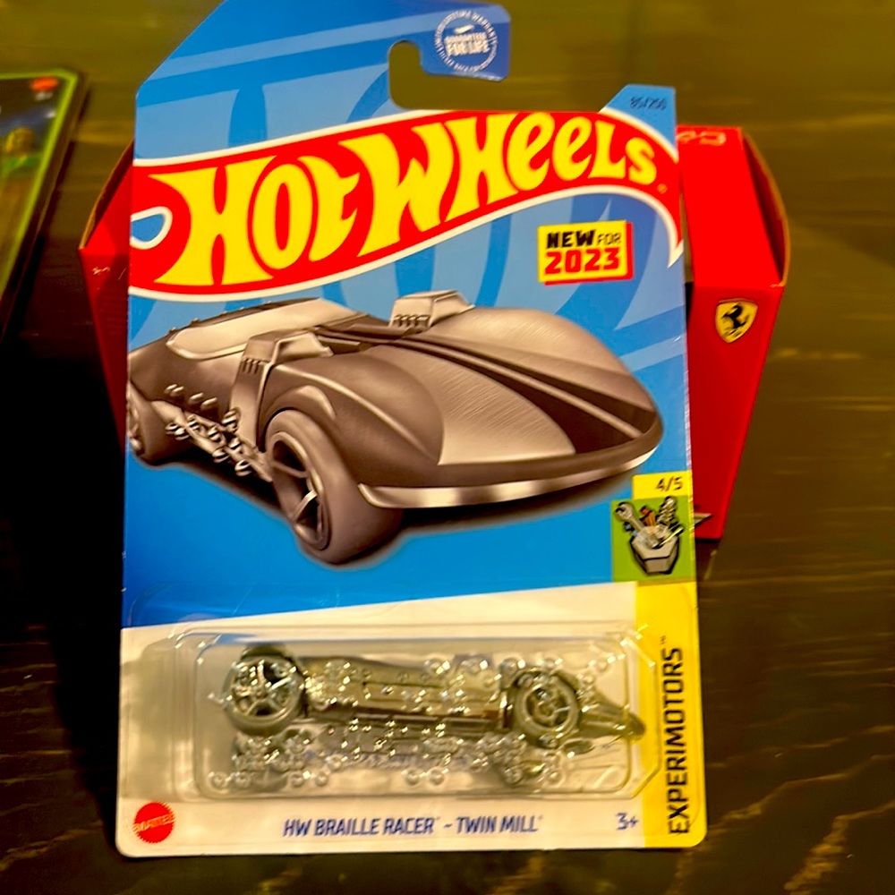 Hot wheels 2023 4/5 EXPERIMOTORS 1/64 scale